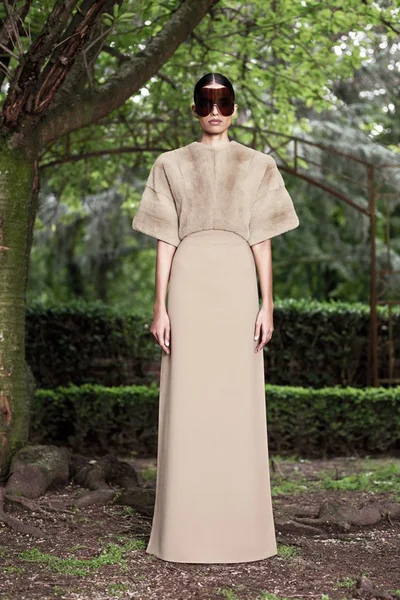 Look 19